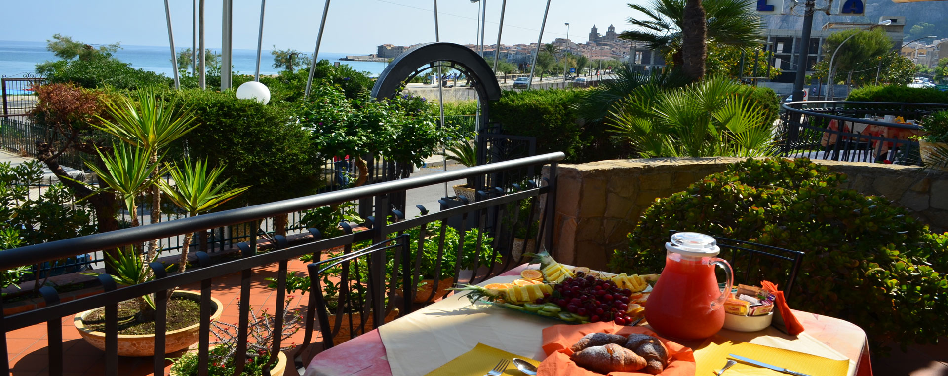 Colazione con vista mare