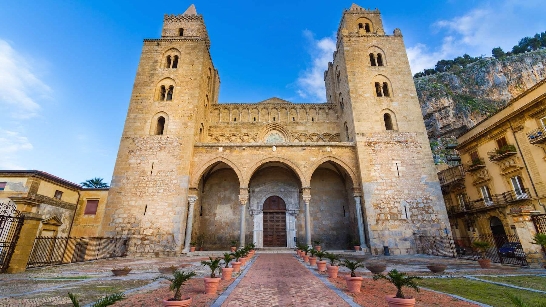 cefalu duomo basilica cattedrale torri